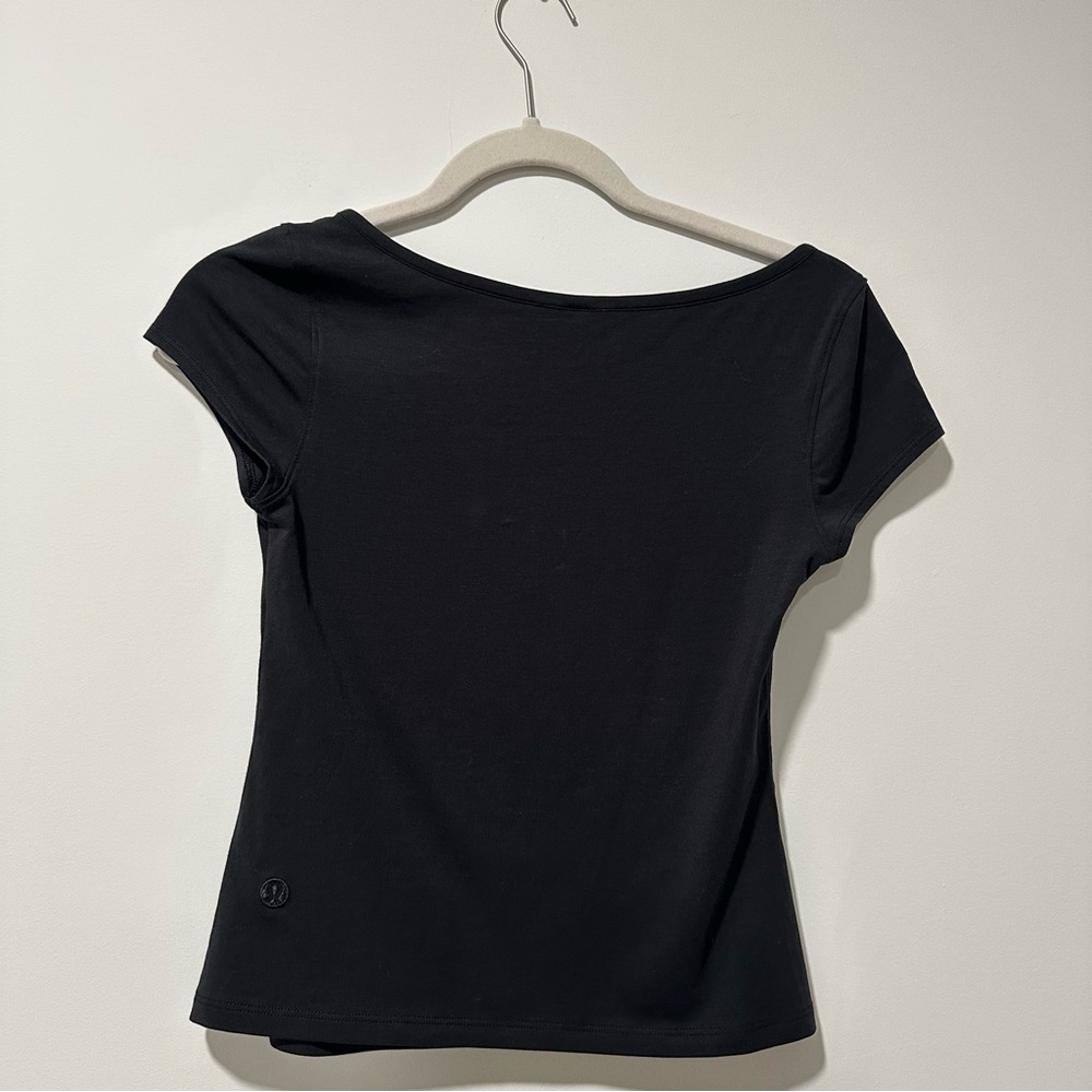 Lululemon Cap-Sleeve Henley Tshirt Sz M NWOT - Picture 3 of 3